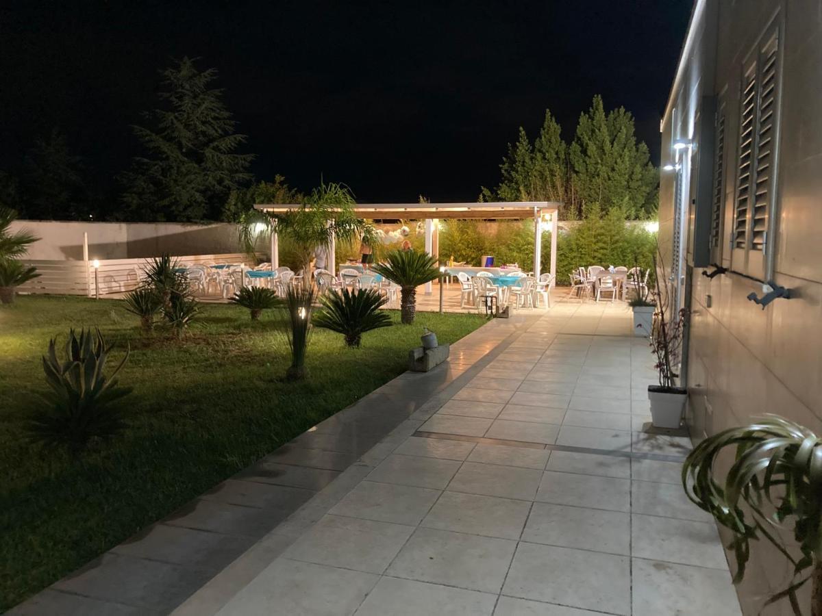 B&B Italia Carmiano  Экстерьер фото